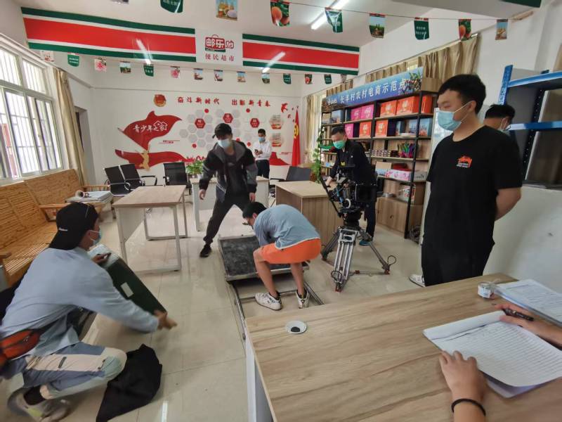追星女孩心理学分析报告：覃塘区广告片拍摄公司揭秘饭圈应援式传播逻辑